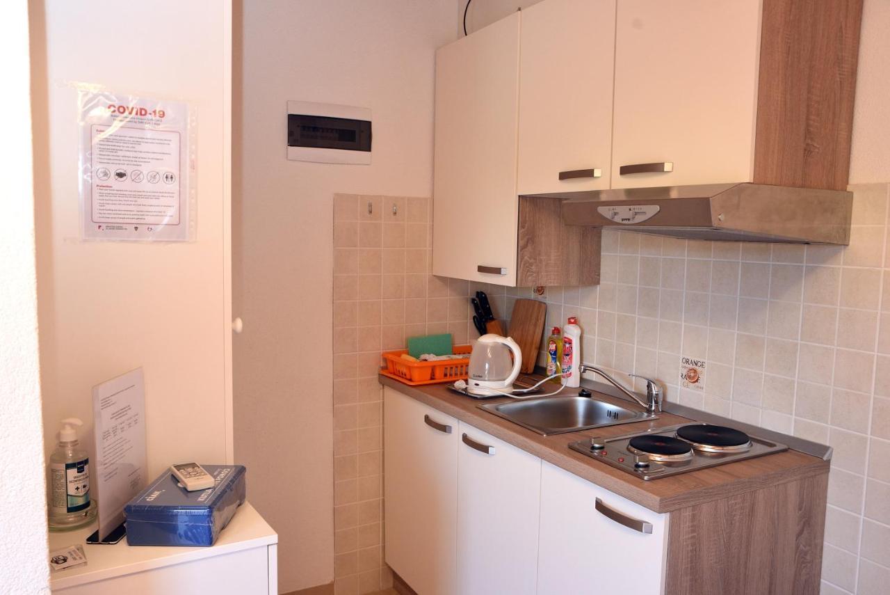 Apartment Anamarija Valun Buitenkant foto