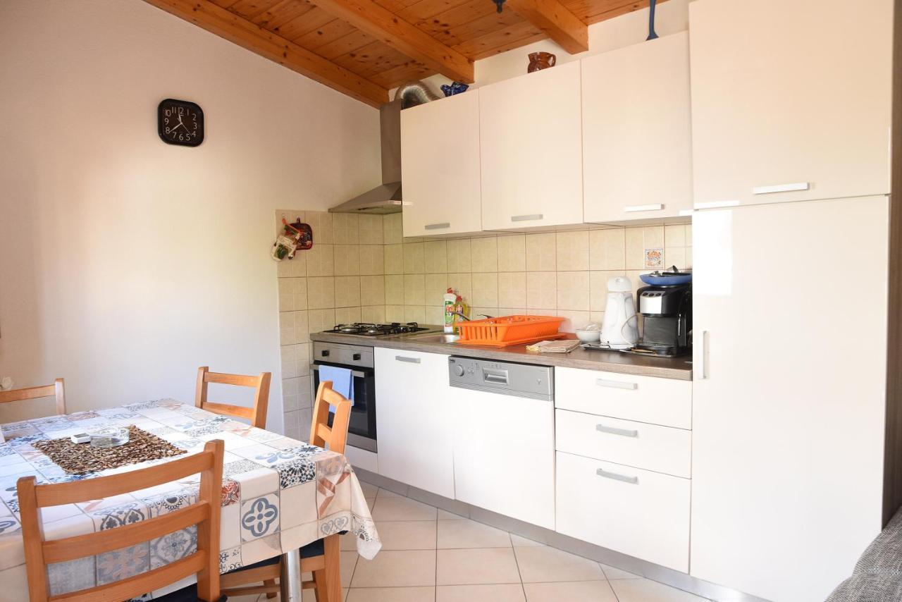 Apartment Anamarija Valun Buitenkant foto